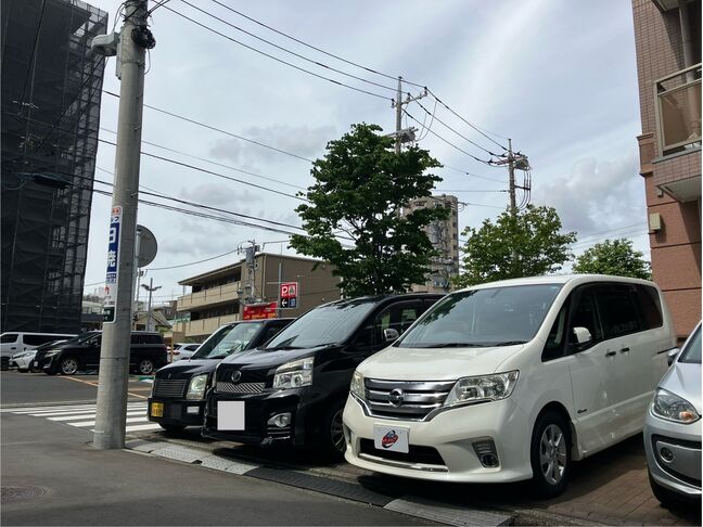 人気のセレナのホワイトカラーです。傷も少なく綺麗です。
